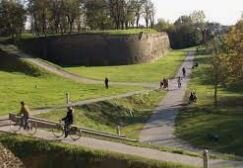 Passeggiate in bicicletta sulle mura di Ferrara.